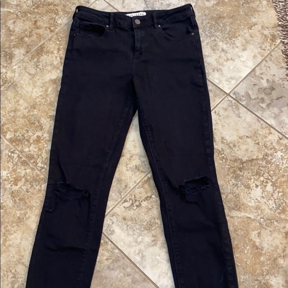 Bullhead ripped ankle jeans